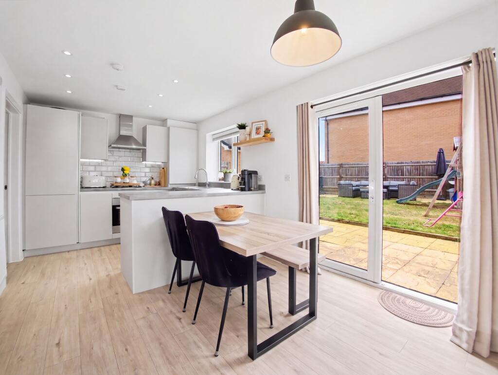 House in Southend-on-Sea - View 5
