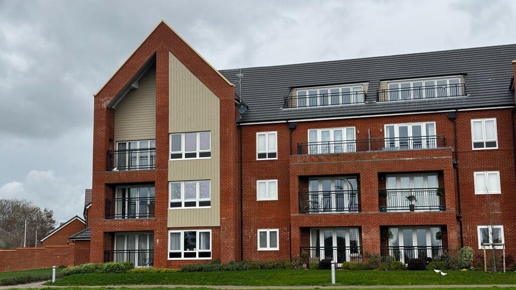 Newlands Place, Seaford, East Sussex, BN25 photo 2