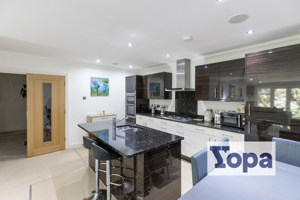 Apartment in Poole - View 5