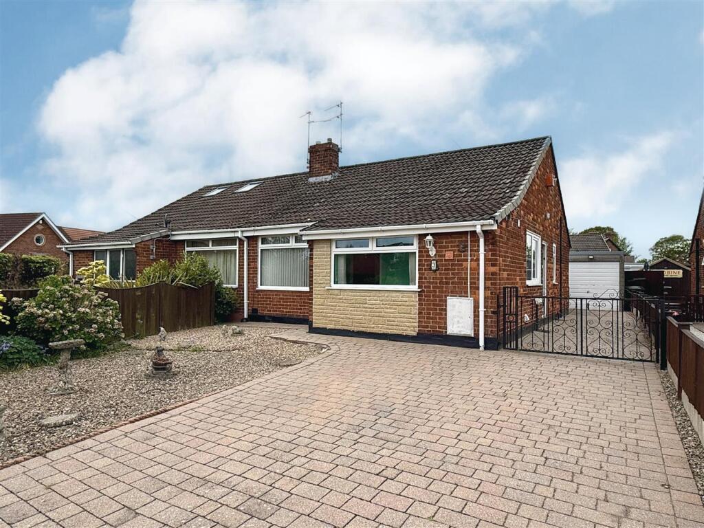 Main image of property: Greenway, Huntington