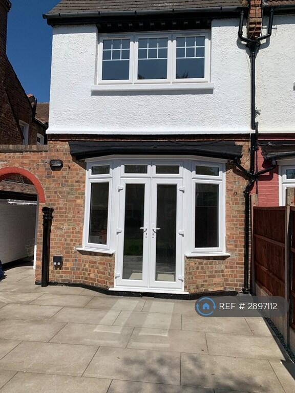 4 bedroom terraced house for rent