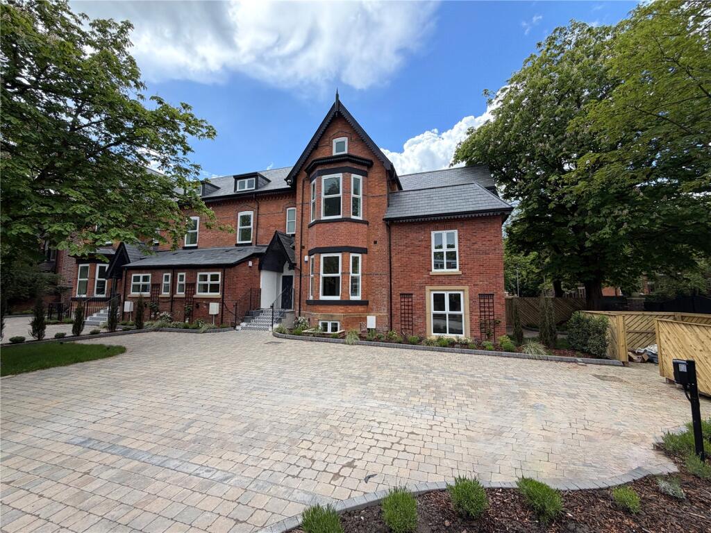 Main image of property: Lapwing Lane, West Didsbury, M20