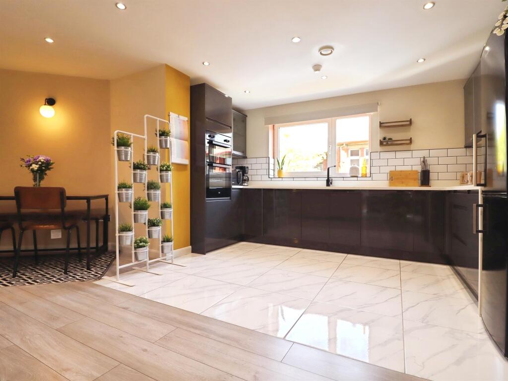 Apartment in Cardiff - More