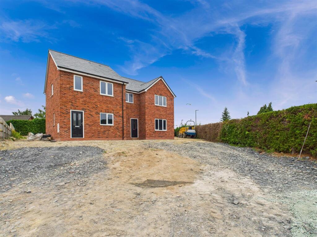 1 Belan Orchard, Guilsfield, Welshpool photo 3