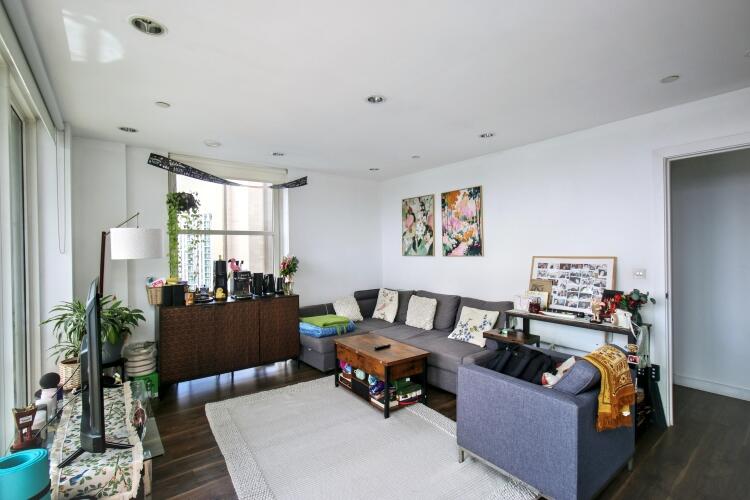 Apartment in Salford, MediaCityUK - View 3