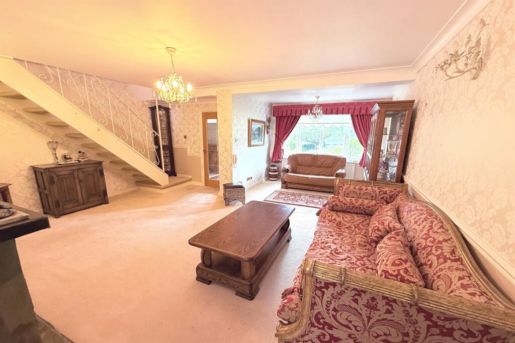 House in Runcorn, Halton Lodge, Grange - More