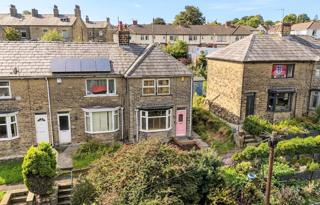 Main image of property: 121 Ovenden Road, Halifax HX3 5SA