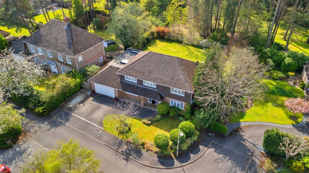 Main image of property: Talisman Close, Crowthorne