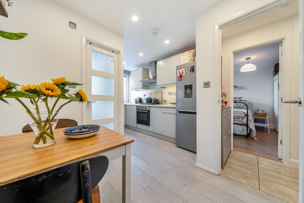 Apartment in London, Evelyn Estate, New Cross - View 4