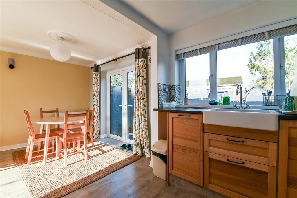 Thornham Road, Ashley, New Milton, Hampshire, BH25 photo 4