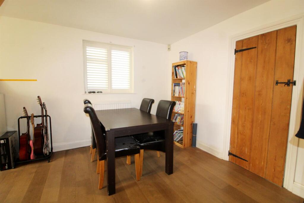 Calvert Road, Barnet photo 4