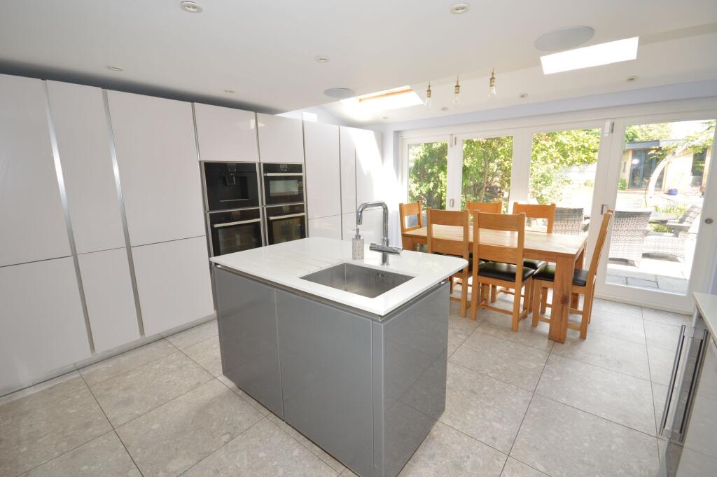 House in Aston Clinton, Buckinghamshire - View 6