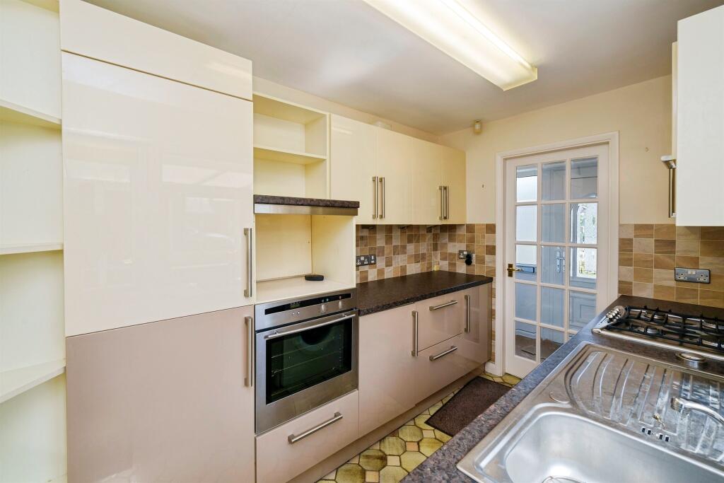 House in Wirral, Liverpool City Region - View 4