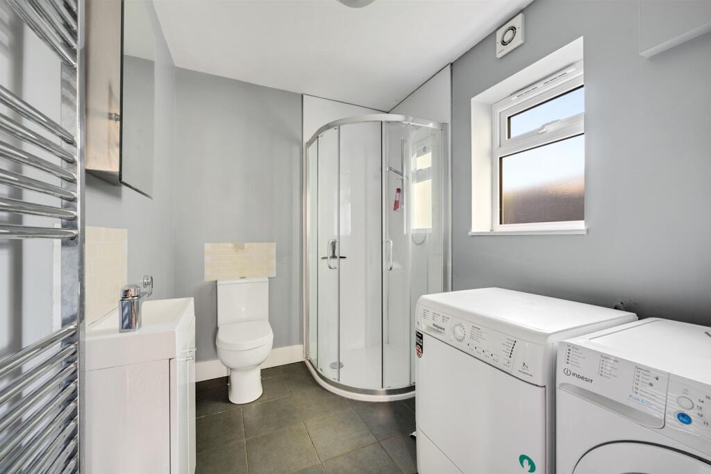 House in London - View 5