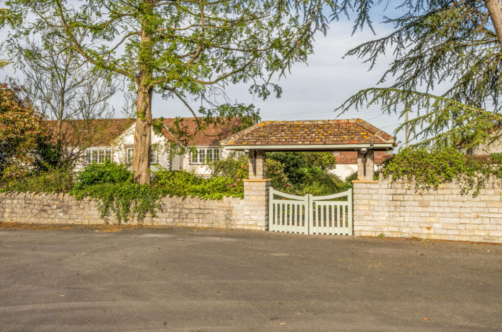 House in Meare - More