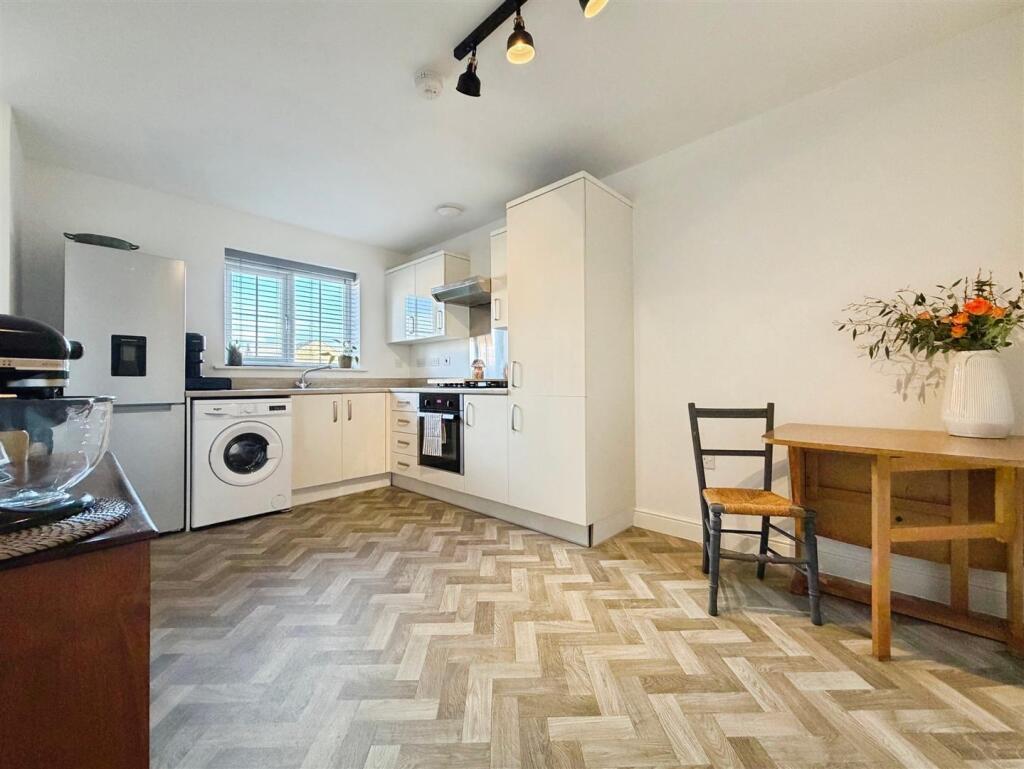 House in Worksop, Kilton - More