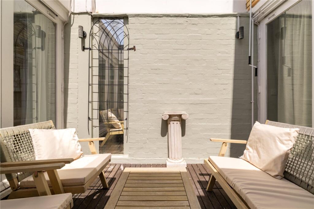 Apartment in London - View 4