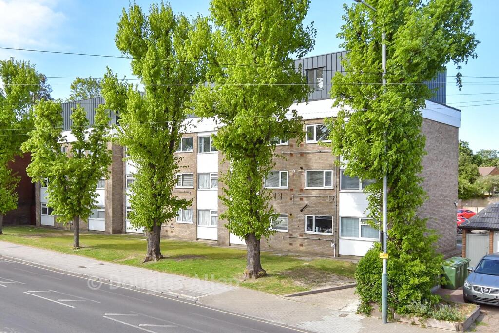 Main image of property: Upminster Road, Hornchurch, Essex