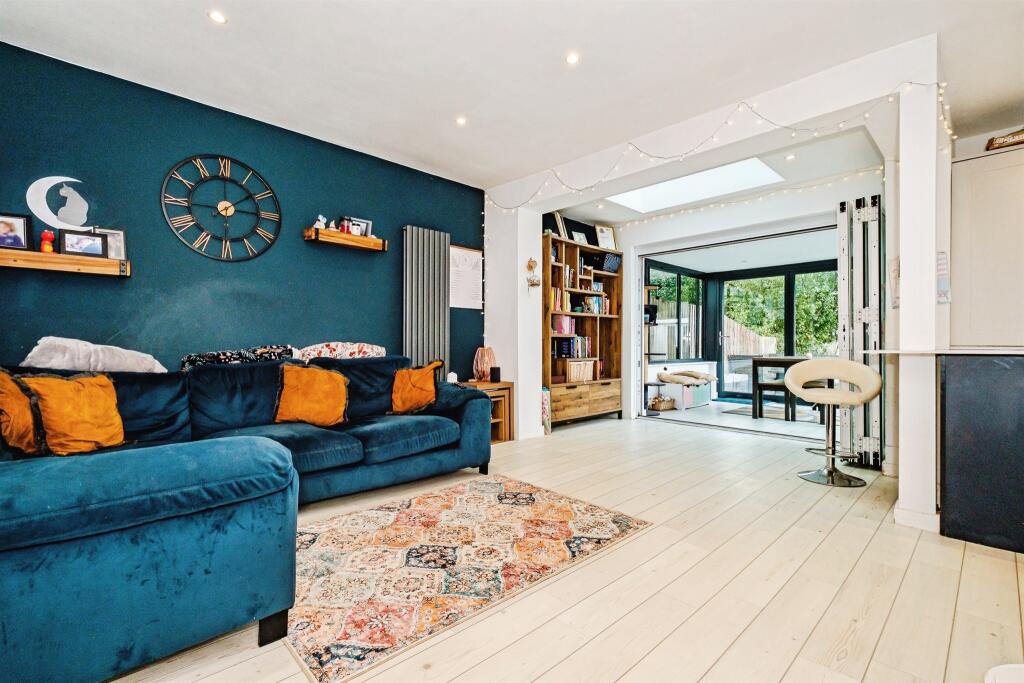 Boundary Road, Lancing photo 4