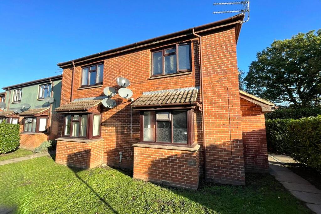 Main image of property: South Road, Ash Vale, Surrey, GU12