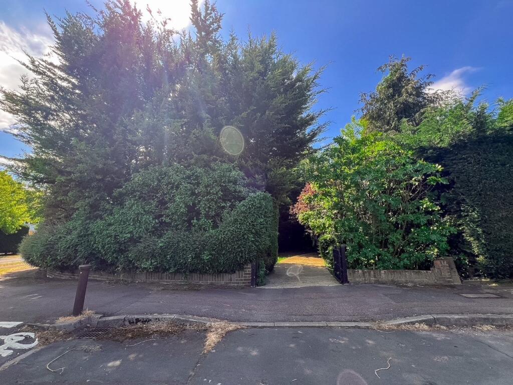 Park Way, West Molesey, KT8 photo 3