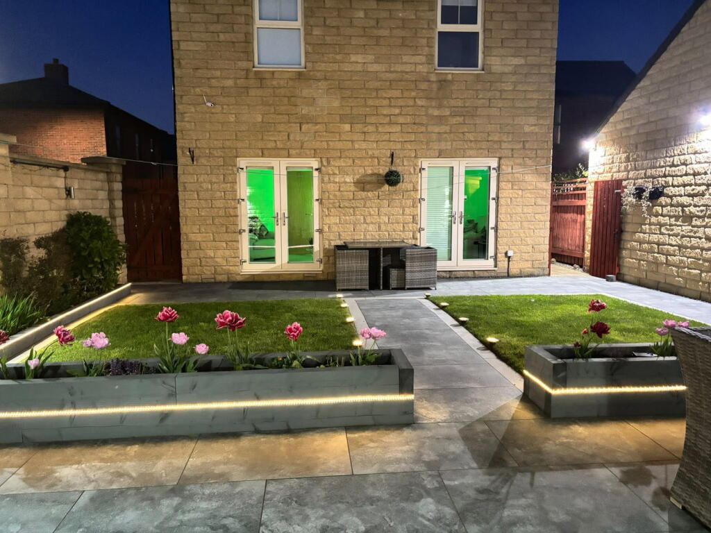 House in Wakefield - View 2