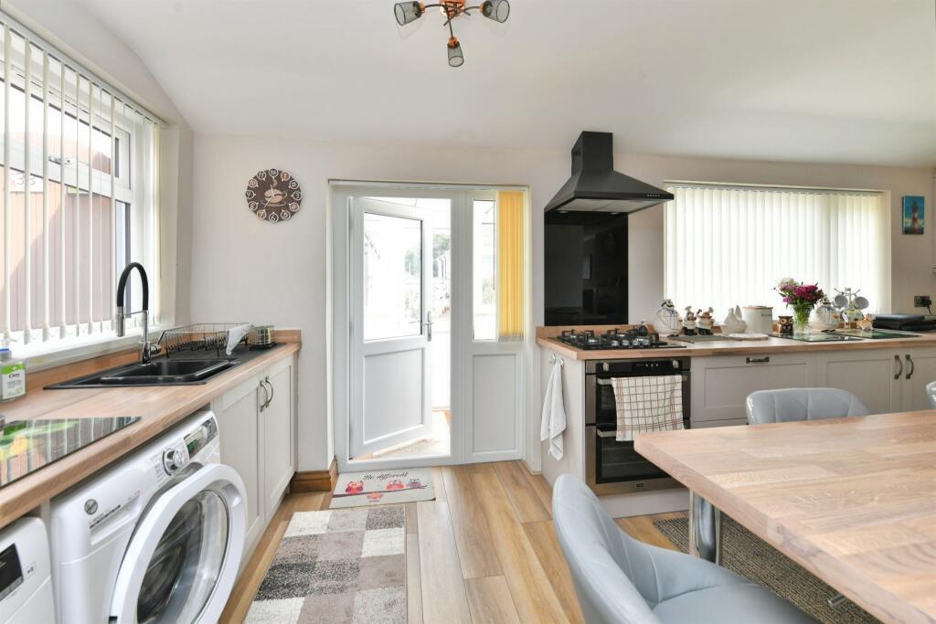 Ashburnham Road, Plymouth - Mehr