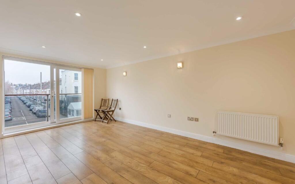 Main image of property: Lavender Hill, Battersea