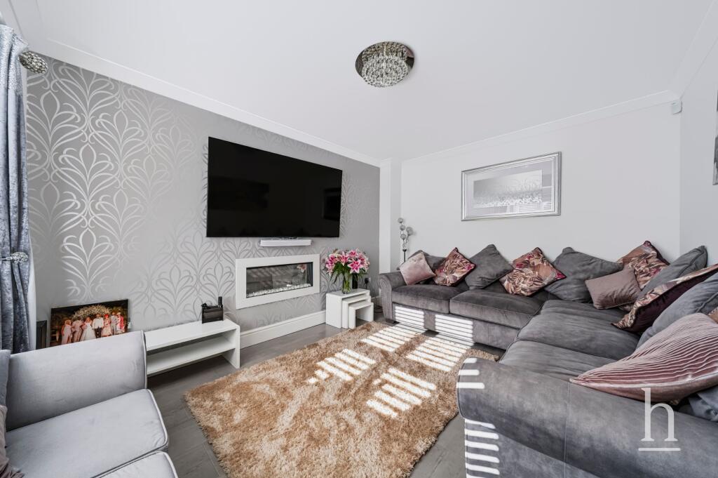 House in Wirral, Liverpool City Region - View 5