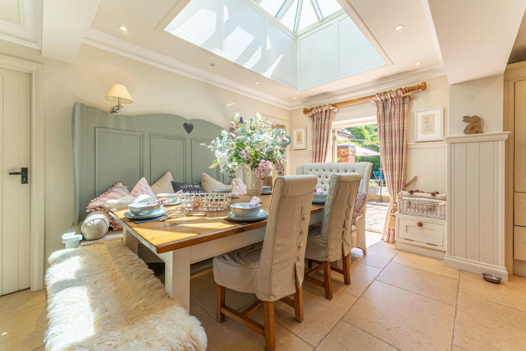 House in Birmingham, Sutton Coldfield - More