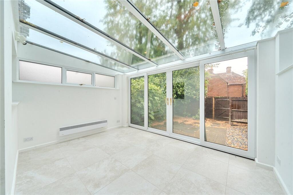 House in Waverley, Farnham - View 4