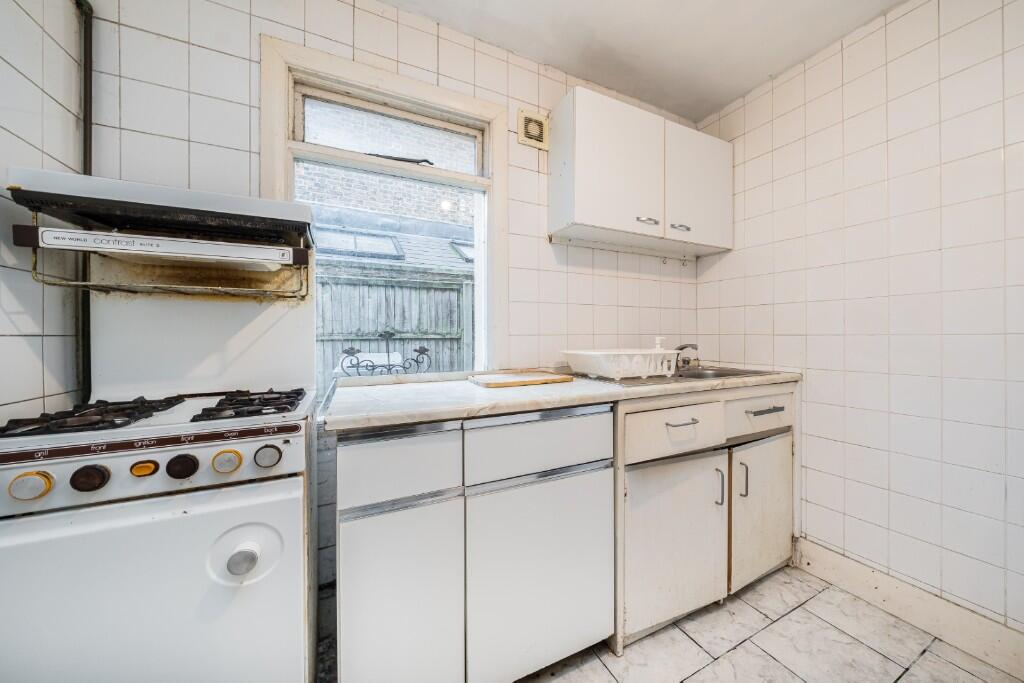 House in London, Queen's Park - View 5