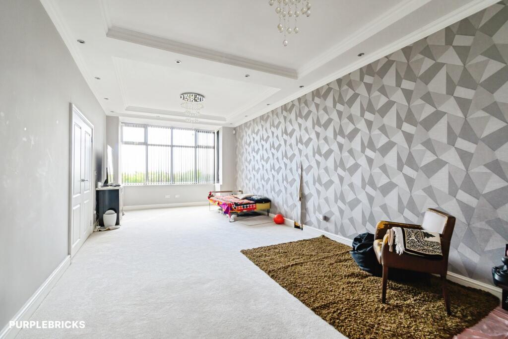 Plodder Lane, Bolton, BL5 photo 5