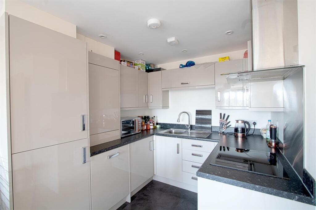 St. Ediths Court, Billericay photo 4