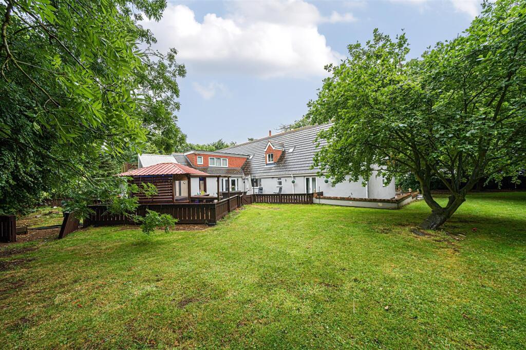 5-bed detached on The Woodlands, Kenwick Road, Louth, £657,500
