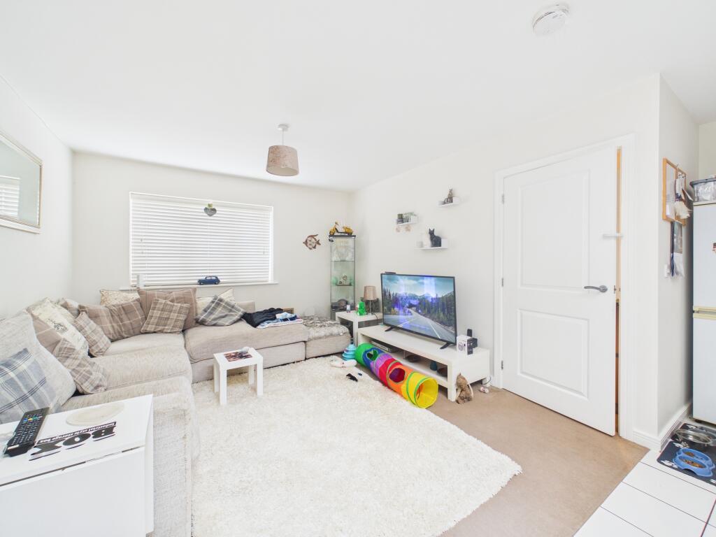 Apartment in Rochester - View 4