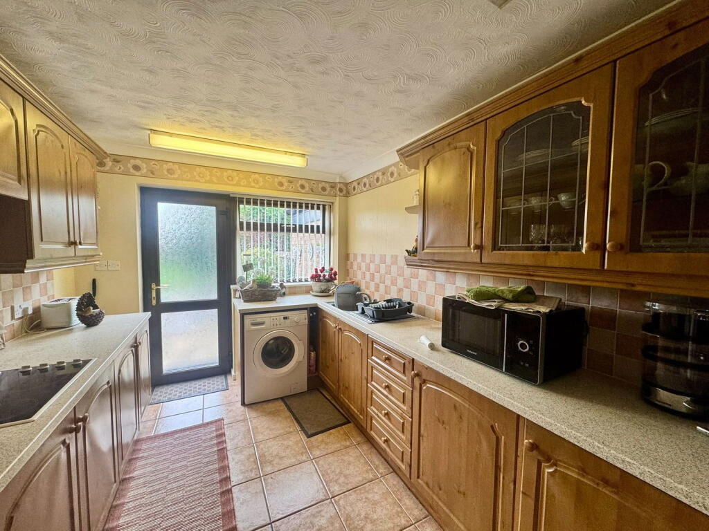 Meadow Way, Carlton Colville, Lowestoft, NR33 8LF photo 3