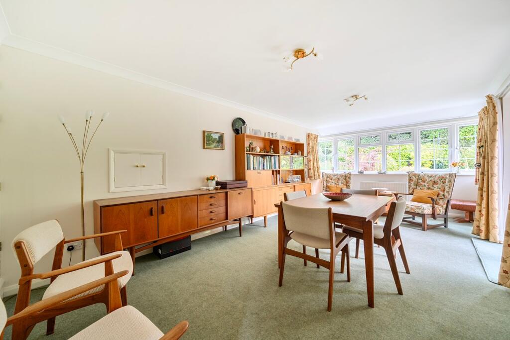 3 Giffards Meadow, Farnham, Surrey, GU9 photo 4