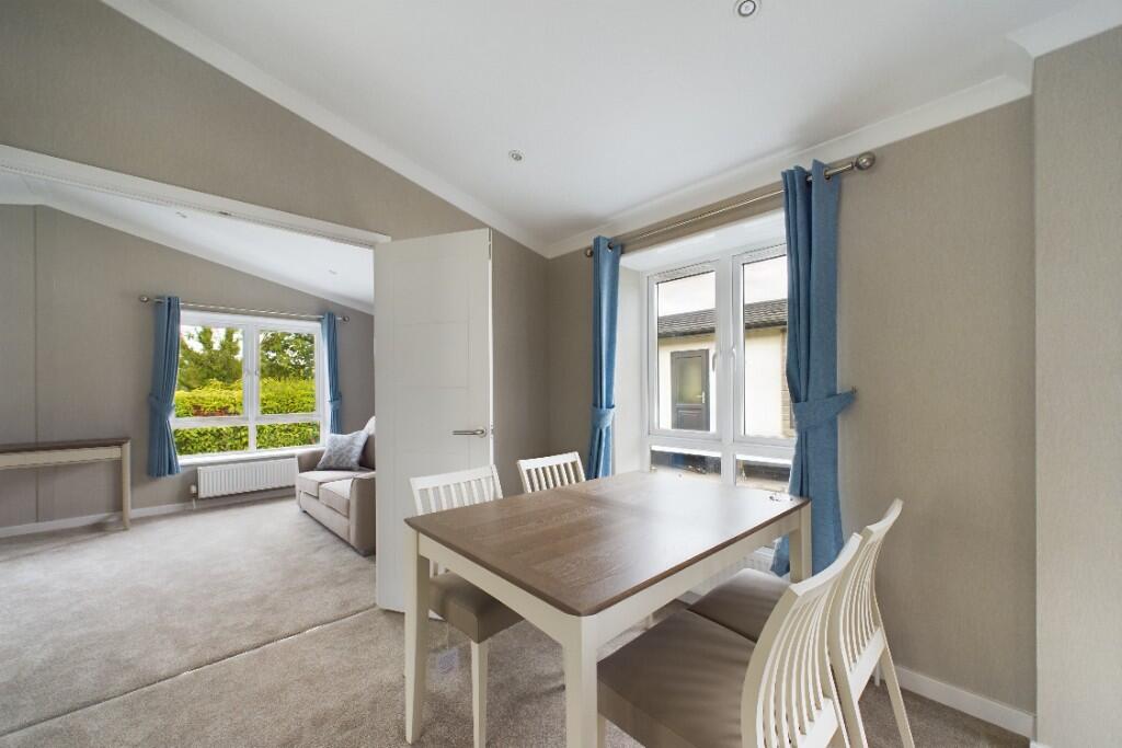 Cudworth Park, Burnt Oak Lane, RH5 photo 3