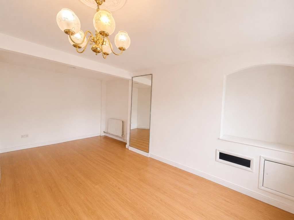 House in London - View 2