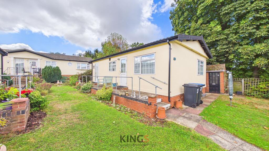 Woodside Lane, Hatfield, AL9 photo 5