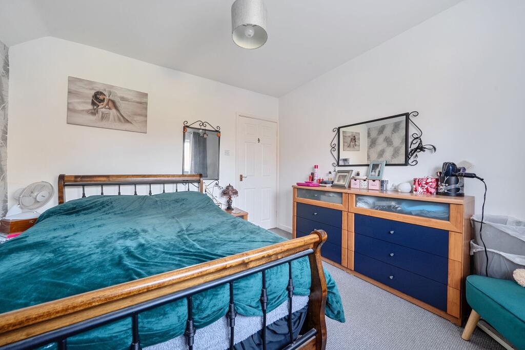 Gloucester Road, Aldershot, GU11 - View 5