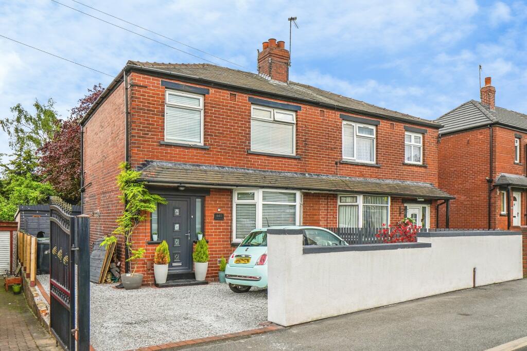 Main image of property: Dewsbury Road, Leeds, LS11