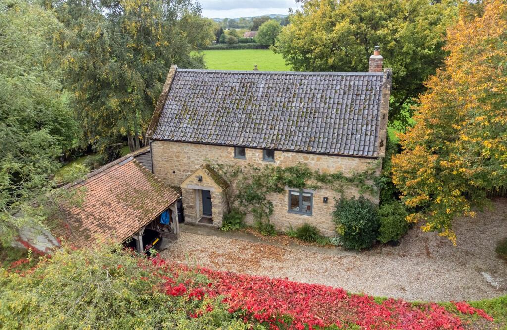 4-bed detached on Yeabridge, South Petherton, Somerset, TA13, £775,000