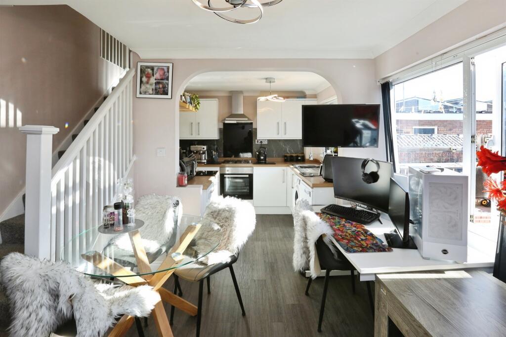 House in Portsmouth - More