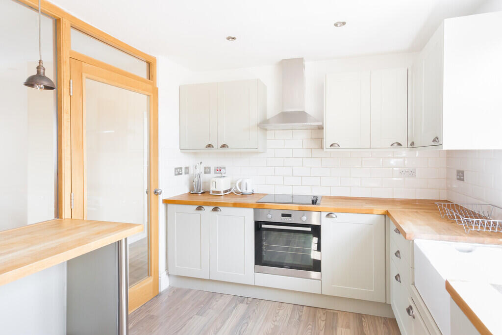 Apartment in London - View 5
