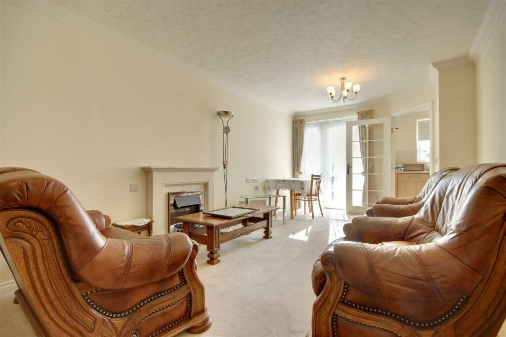 Alverstone Road, Southsea - View 4