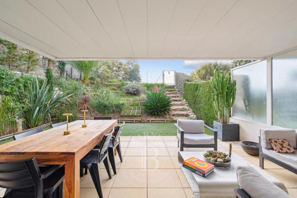 Main image of property: Provence-Alps-Cote d`Azur, Alpes-Maritimes, Cannes