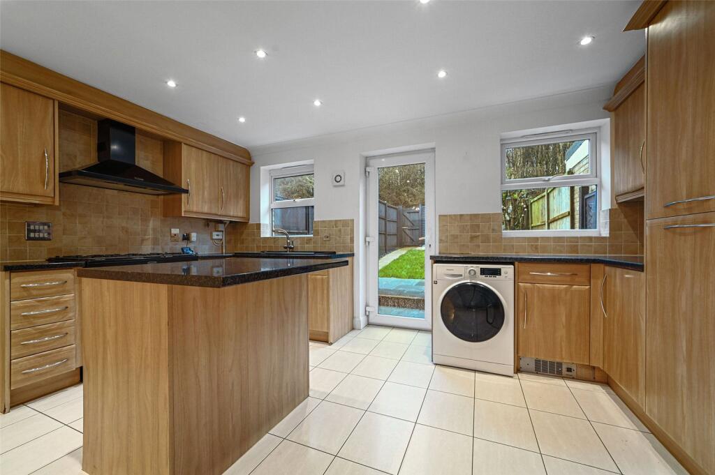 Malkin Drive, Church Langley, Harlow, Essex, CM17 photo 4