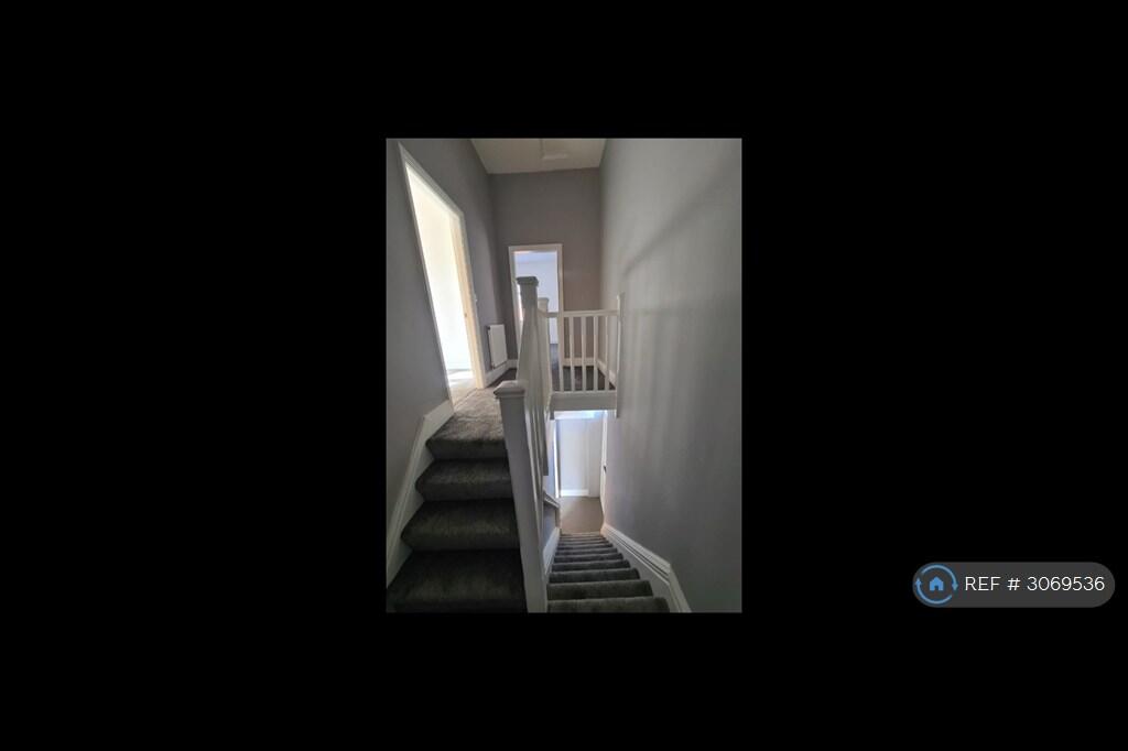 House in Lancaster - View 5